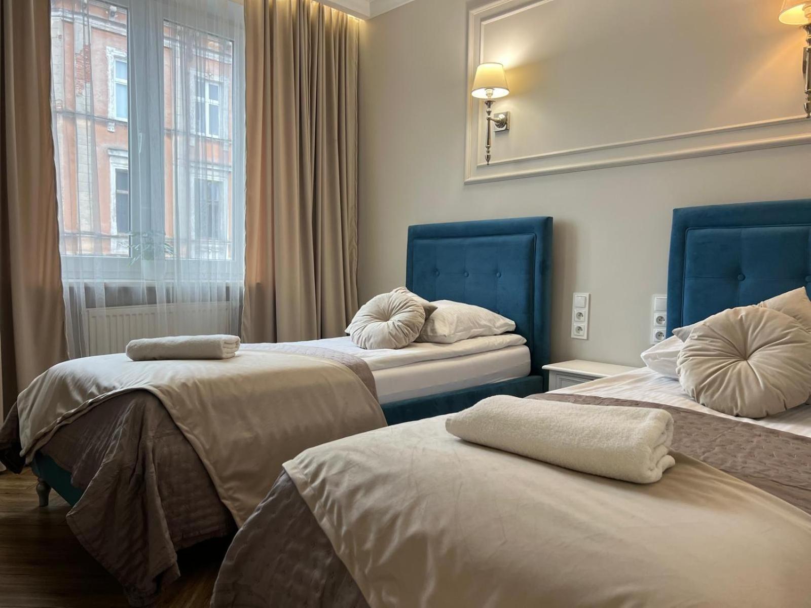 Family & Business Sauna Apartments Plac Wolnosci Centrum Downtow, - Piekny Apartament - 5 Bedroom With Private Sauna, Bath With Hydromassage, Parking, Catering Options เคียลเซ ภายนอก รูปภาพ