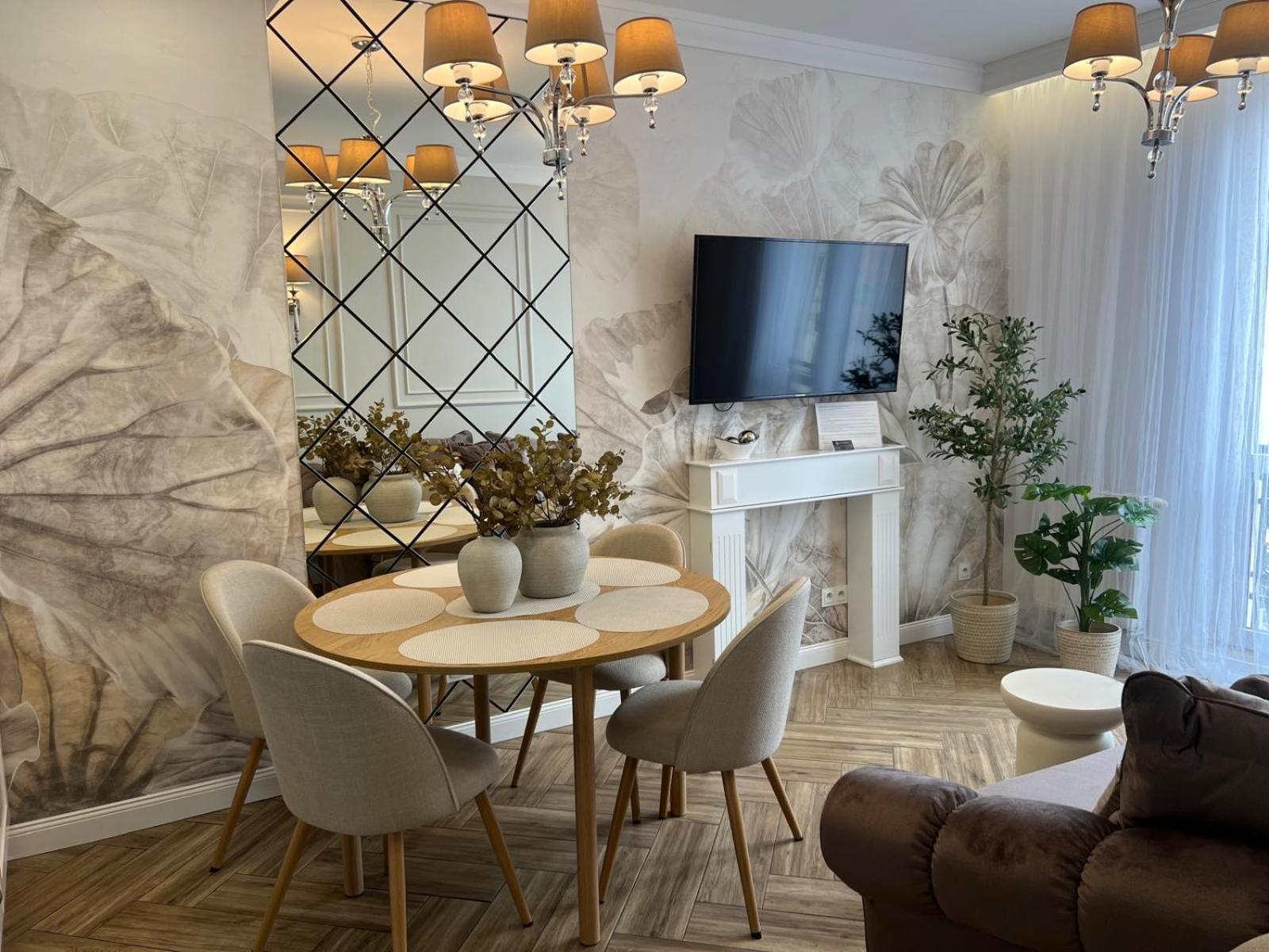 Family & Business Sauna Apartments Plac Wolnosci Centrum Downtow, - Piekny Apartament - 5 Bedroom With Private Sauna, Bath With Hydromassage, Parking, Catering Options เคียลเซ ภายนอก รูปภาพ