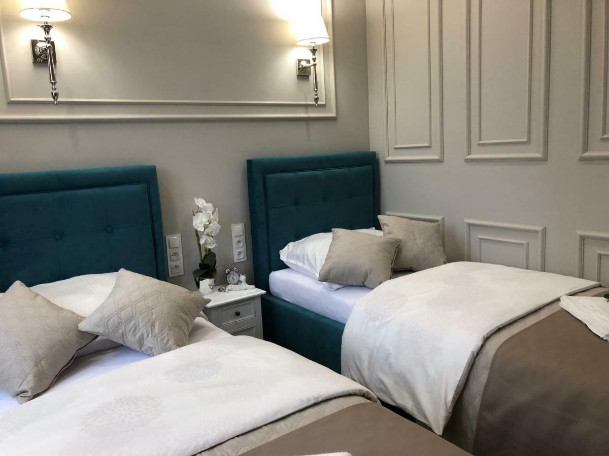 Family & Business Sauna Apartments Plac Wolnosci Centrum Downtow, - Piekny Apartament - 5 Bedroom With Private Sauna, Bath With Hydromassage, Parking, Catering Options เคียลเซ ภายนอก รูปภาพ