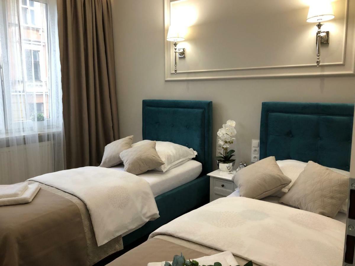 Family & Business Sauna Apartments Plac Wolnosci Centrum Downtow, - Piekny Apartament - 5 Bedroom With Private Sauna, Bath With Hydromassage, Parking, Catering Options เคียลเซ ภายนอก รูปภาพ